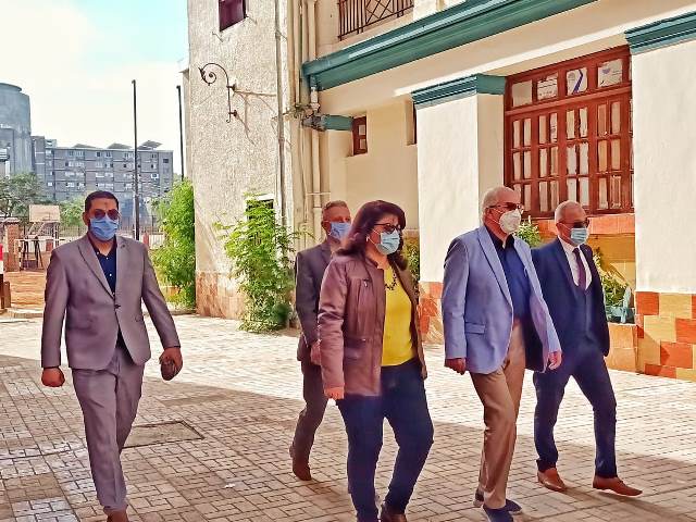 عضو مجلس شيوخ أسيوط يتفقد اللجان الانتخابية للاطمئنان علي سير العمل بها