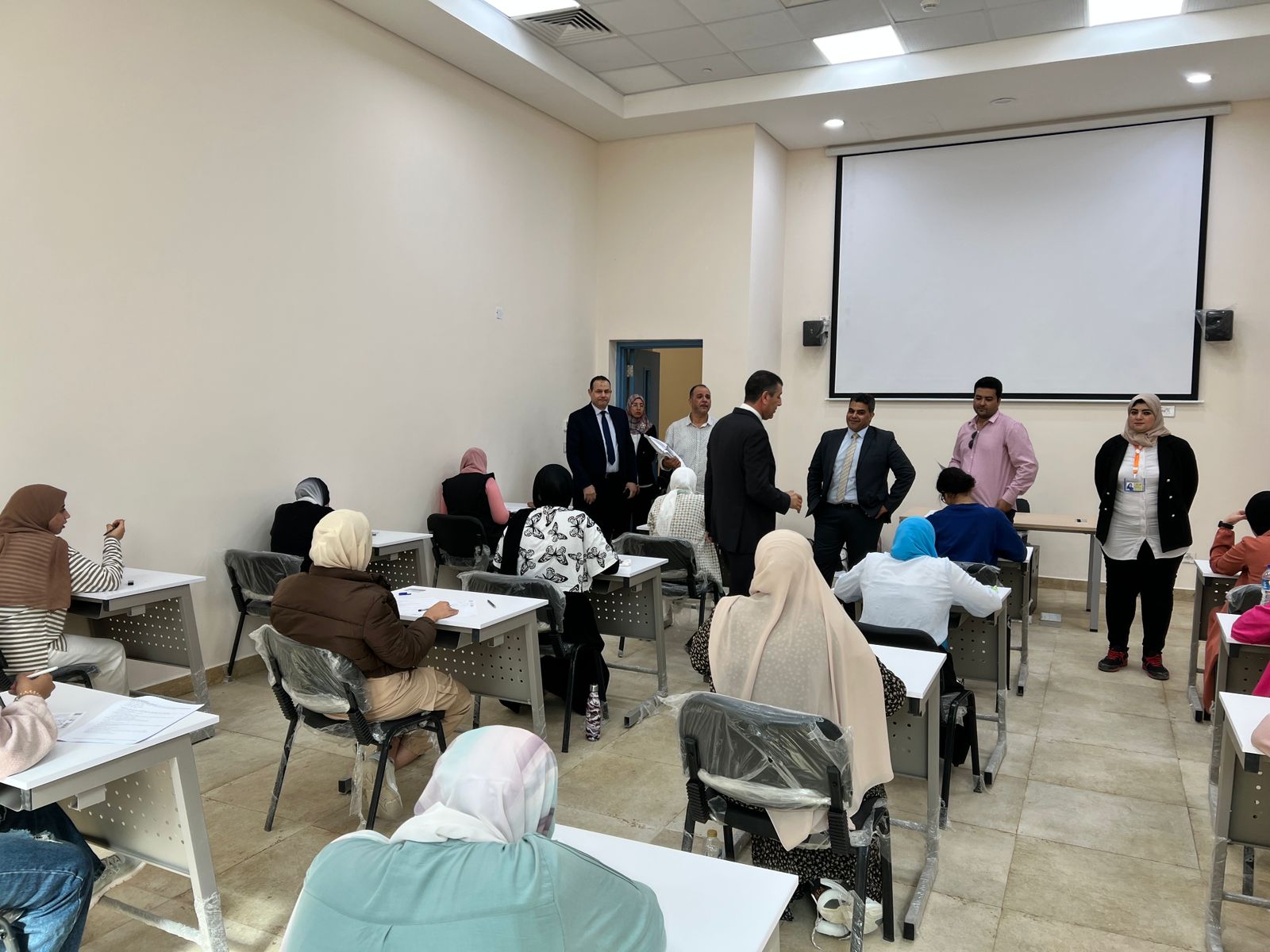 بدء اختبارات منتصف الفصل الدراسي الاول بكلية طب اسنان المنصورة 