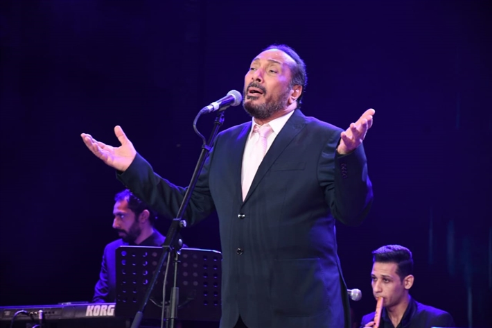 على الحجار 