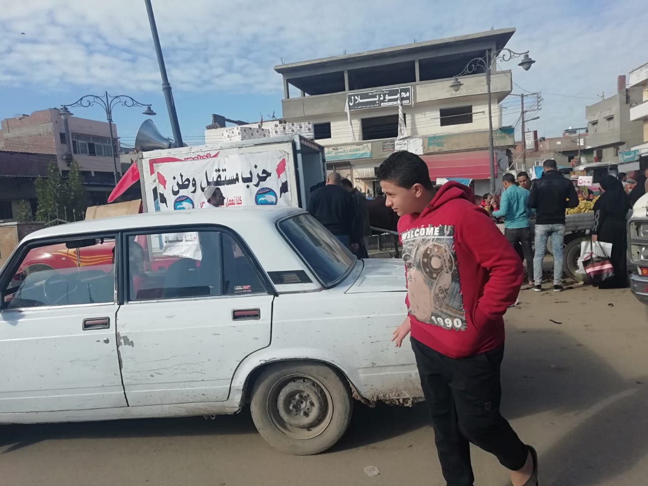  مستقبل وطن بالبحيرة ينظم سيارات بيع اللحوم باسعار مخفضة في ادكو ورشيد