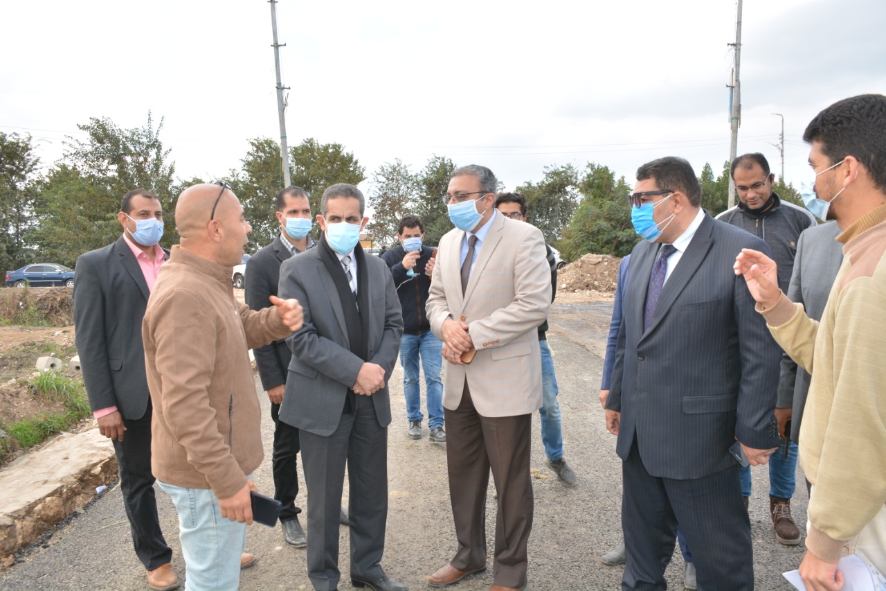 محافظ الغربية ونائبه يتفقدان أعمال الرصف والتطوير بطنطا-صور