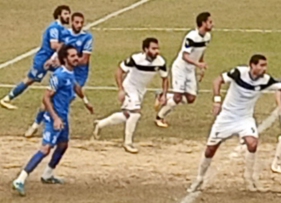 لقطةمن مباراة الحرسوالزرقا