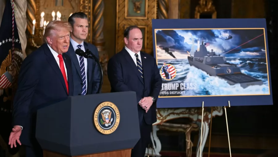 الأكبر في العالم.. ترامب يعلن بناء سفينة حربية تحمل اسمه 