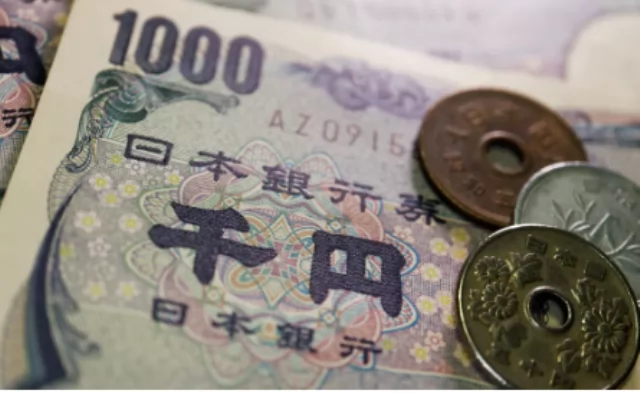 الين يتذبذب وسط مخاوف من تدخل حكومي 