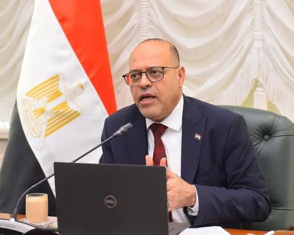 عاجل .. وزير العمل يصدر قرارًا بشأن مواعيد وضوابط الوفاء بحقوق العمال عند تصفية و إغلاق المنشآت 