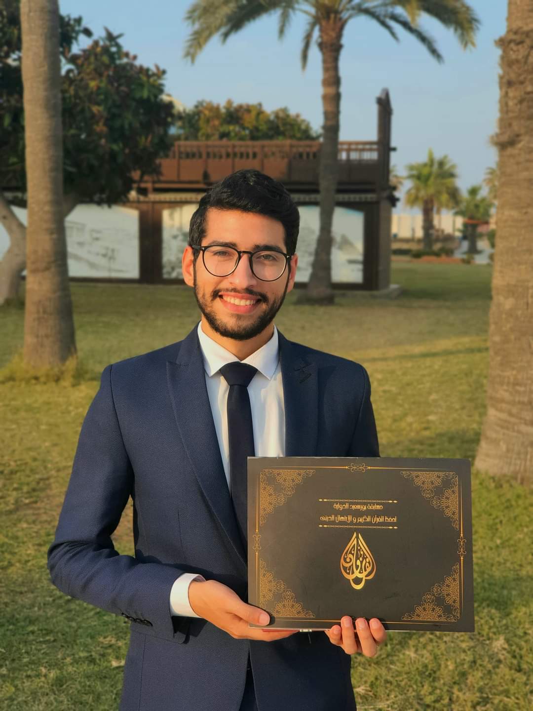 محافظ مطروح يهنئ الفائز الأول عالمياً في الانشاد الديني 
