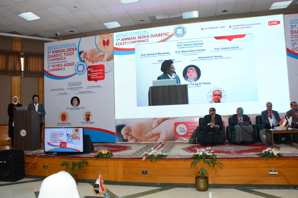 تكريم أسر الشهداء ومصابي العمليات الحربية