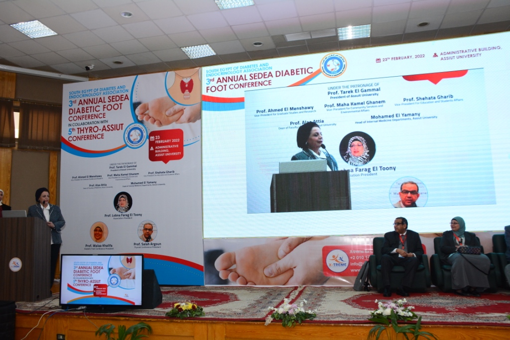 تكريم أسر الشهداء ومصابي العمليات الحربية