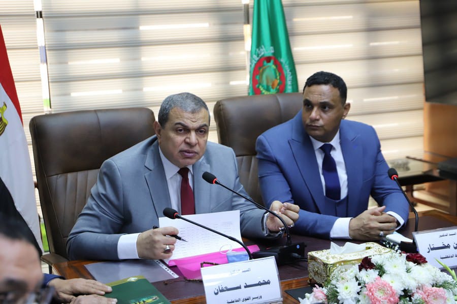 سعفان ومحافظ الدقهلية يلتقيان العمالة العائدة من الخارج لمساعدتهم في عمل مشروعات صغيرة