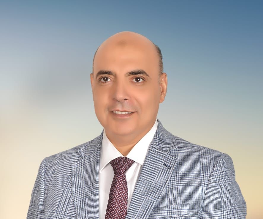 الدكتور عبدالعزيز درويش