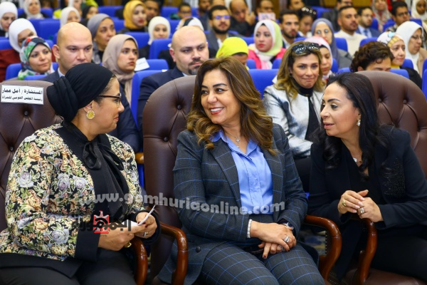 وزيرتا التنمية المحلية والتضامن الإجتماعي خلال الحفل