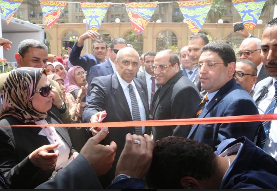وزير الزراعة يفتتح معرض لبيع المنتجات الغذائية بأسعار مخفضة .. صور 