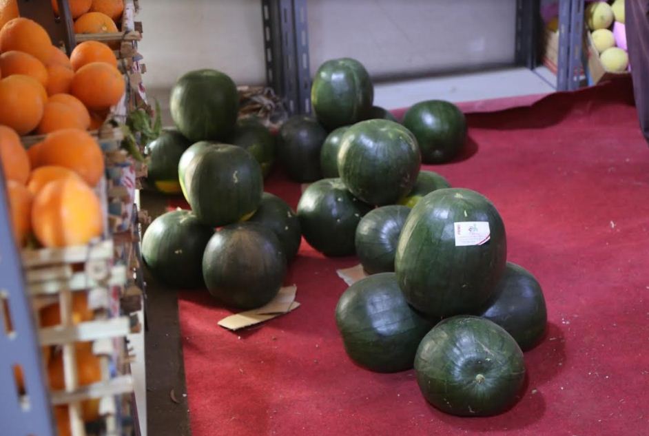 وزير الزراعة يفتتح معرض لبيع المنتجات الغذائية بأسعار مخفضة .. صور 