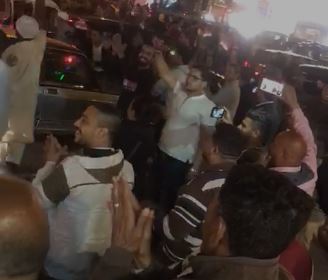 فيديو .. احتفالات المواطنين بنتيجة الاستفتاء فى ميدان التحرير  