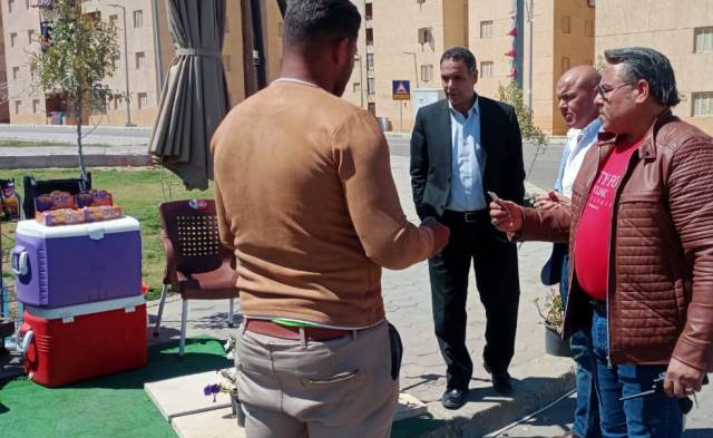 رئيس جهاز مدينة بدر يقود حملة على الإشغالات والمخالفات فى الإسكان الإجتماعى.. بالصور
