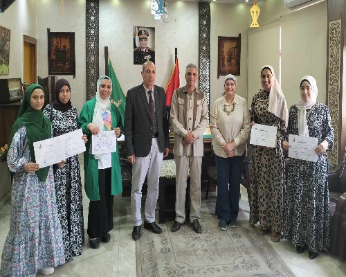 تكريم الفائزين في مسابقة اوائل الطلبة للمدارس الفنية التجارية بالقليوبية 
