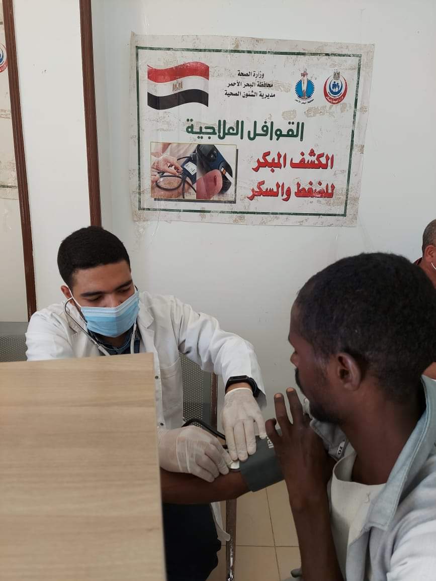 توقيع الكشف الطبى وصرف العلاج ل 167 مواطن بأبرق ومرسى حميرة جنوب البحر الأحمر 