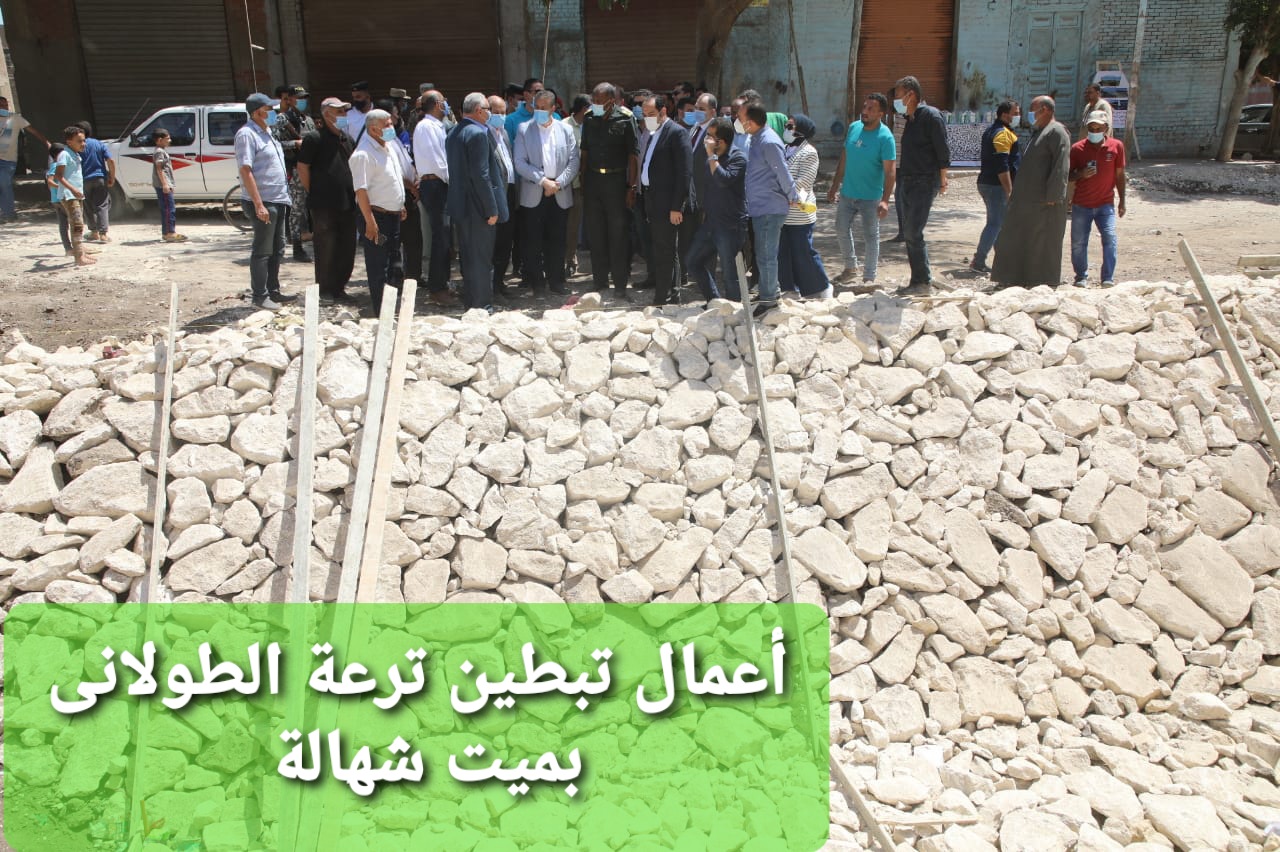 شاهد بالفيديو..  توسعة طريق النصر ومد شبكات الغاز الطبيعي  ضمن حياة كريمة بالشهداء المنوفية...صور