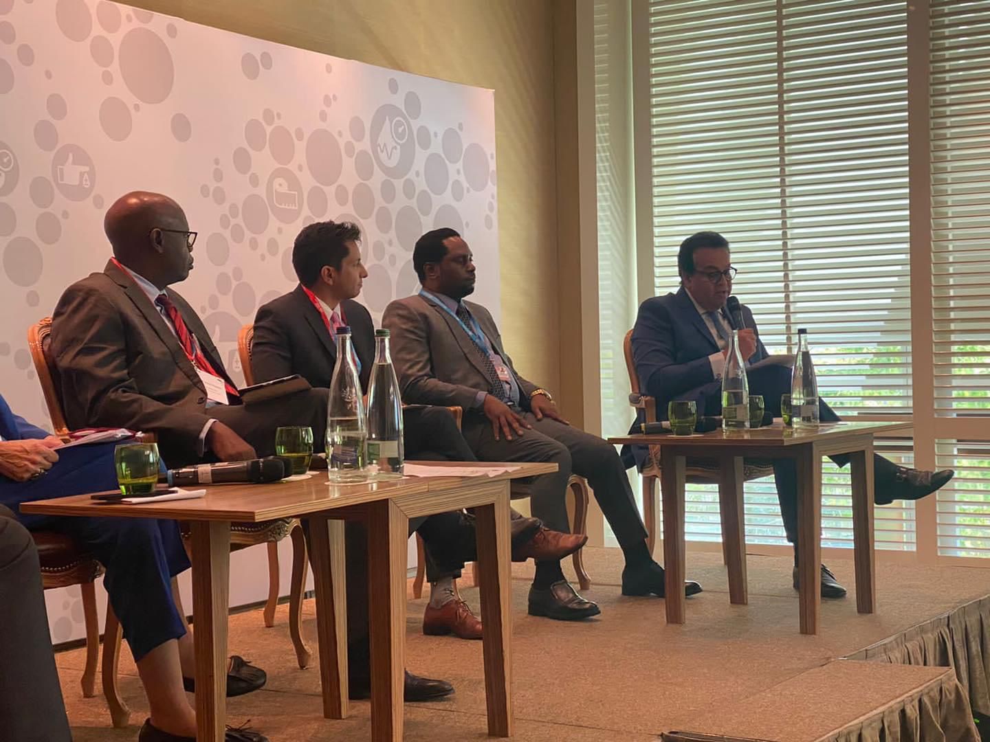 على هامش انعقاد الدورة الـ75 للجمعية العامة لمنظمة الصحة العالمية ب«جنيف».. «عبدالغفار» يجتمع بممثلي الاتحاد العالمي للقلب