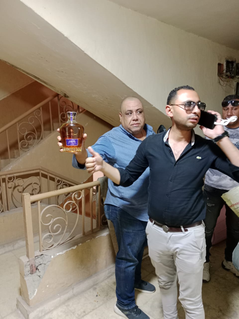 مداهمة مركز مساج بالعجوزة يدار للاعمال المنافية للاداب ..صور
