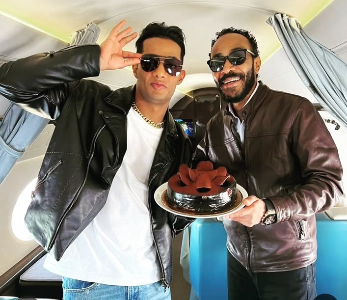 محمد رمضان وشقيقه محمود 