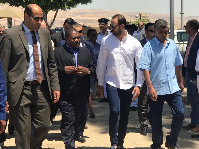  الآثار: رئيس موزمبيق يزور معبد الأقصر