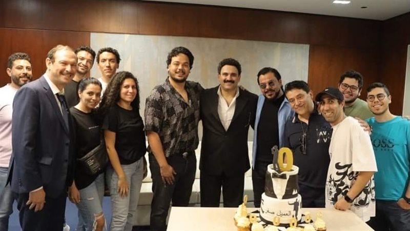 أكرم حسني وأسرة العميل صفر