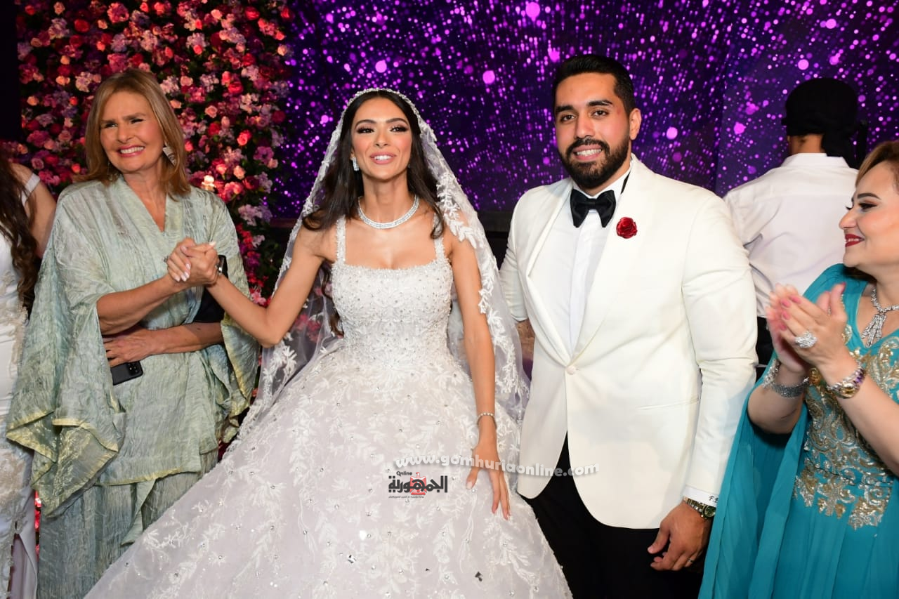 بالصور.. نحوم الفن والمشاهير في زفاف ابنة عصام إمام شقيق الزعيم 