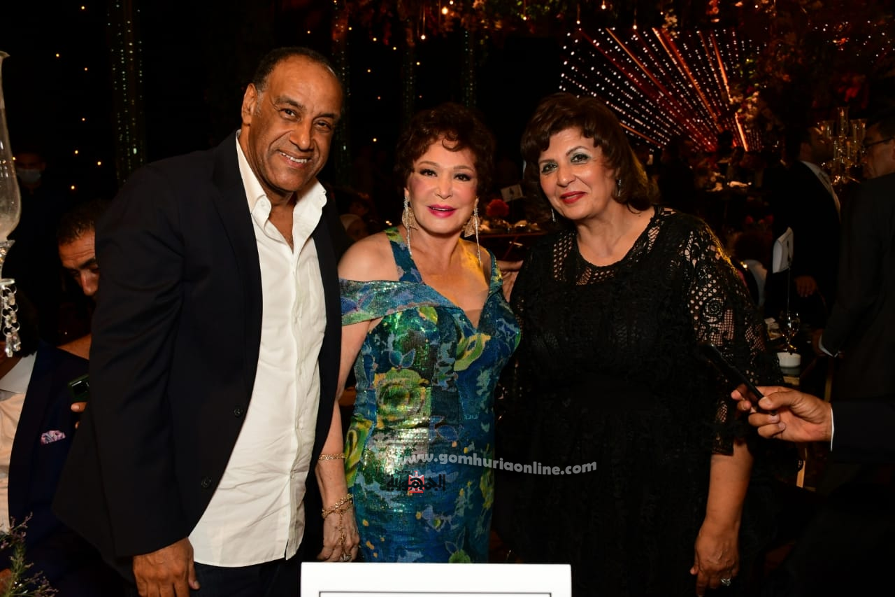 بالصور.. نحوم الفن والمشاهير في زفاف ابنة عصام إمام شقيق الزعيم 