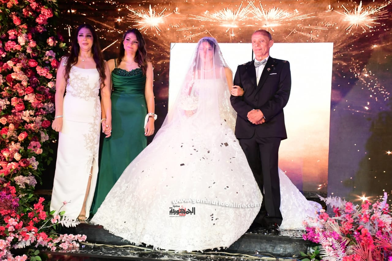 بالصور.. نحوم الفن والمشاهير في زفاف ابنة عصام إمام شقيق الزعيم 
