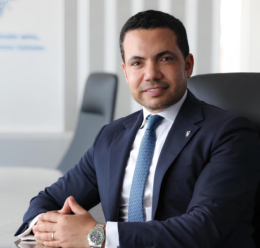 الدكتور رضا هلال