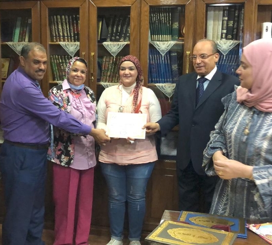 بولاق الدكرور تكرم الاوائل على الجمهورية فى مسابقة الاذاعة المدرسية