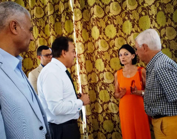 وزير الصحة والسكان 