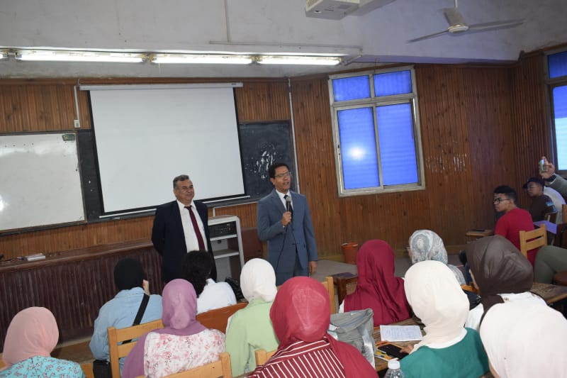 الدكتور ناصر الجيزاوي رئيس جامعة بنها