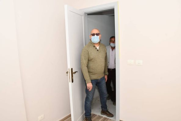 وزير الإسكان يتفقد مشروعى تطوير منطقتى 
