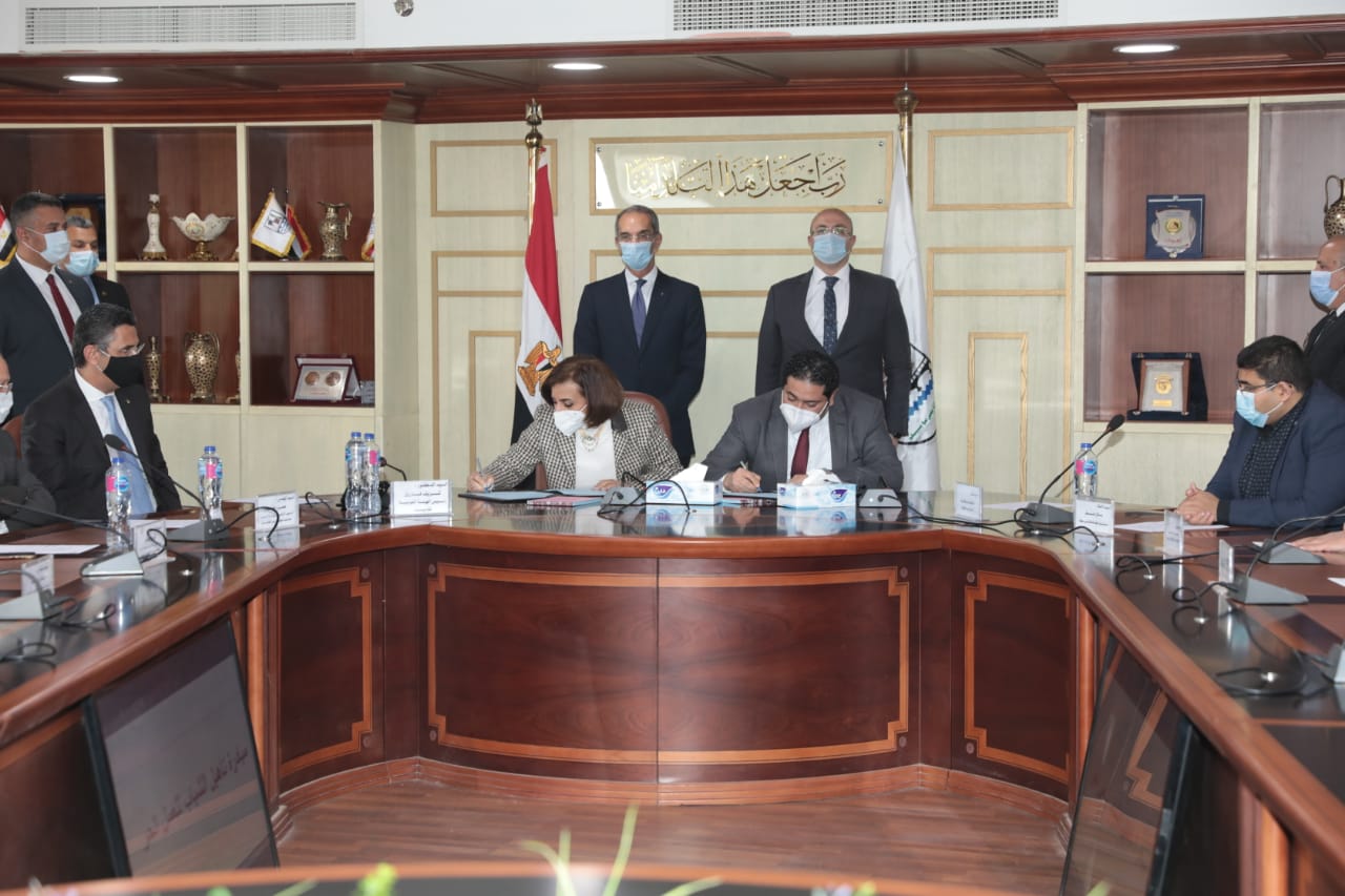 طلعت وغنيم يكرمان نماذج متميزة في مبادرات وزارة الاتصالات ببنى سويف 