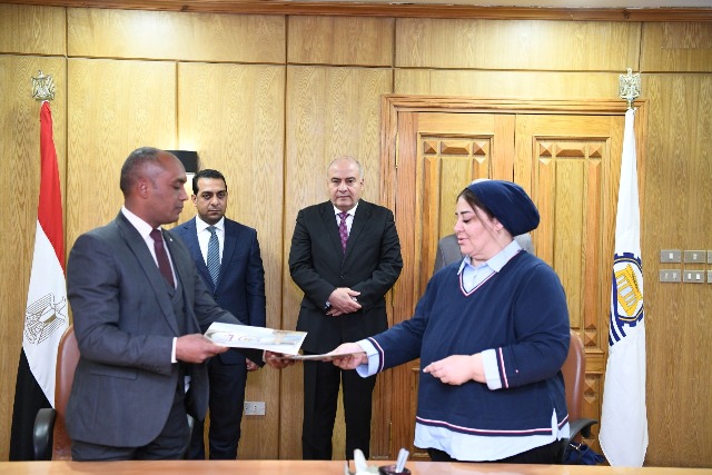 مركز خدمي حضاري بالتعاون بين المحافظة قنا واحدى المؤسسات 