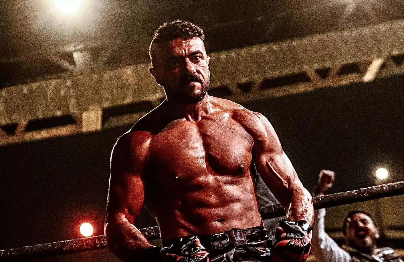 أحمد العوضي يحتفل بنجاح برومو مسلسل "على كلاى" 