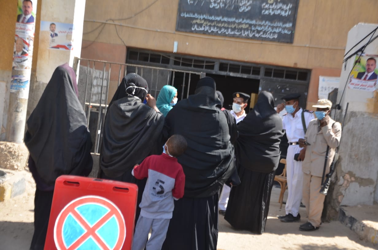 إقبال كبير على لجان الاقتراع بإنتخابات النواب بالأقصر وغرفة العمليات تتابع عملية التصويت 