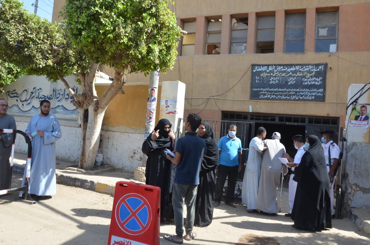 إقبال كبير على لجان الاقتراع بإنتخابات النواب بالأقصر وغرفة العمليات تتابع عملية التصويت 