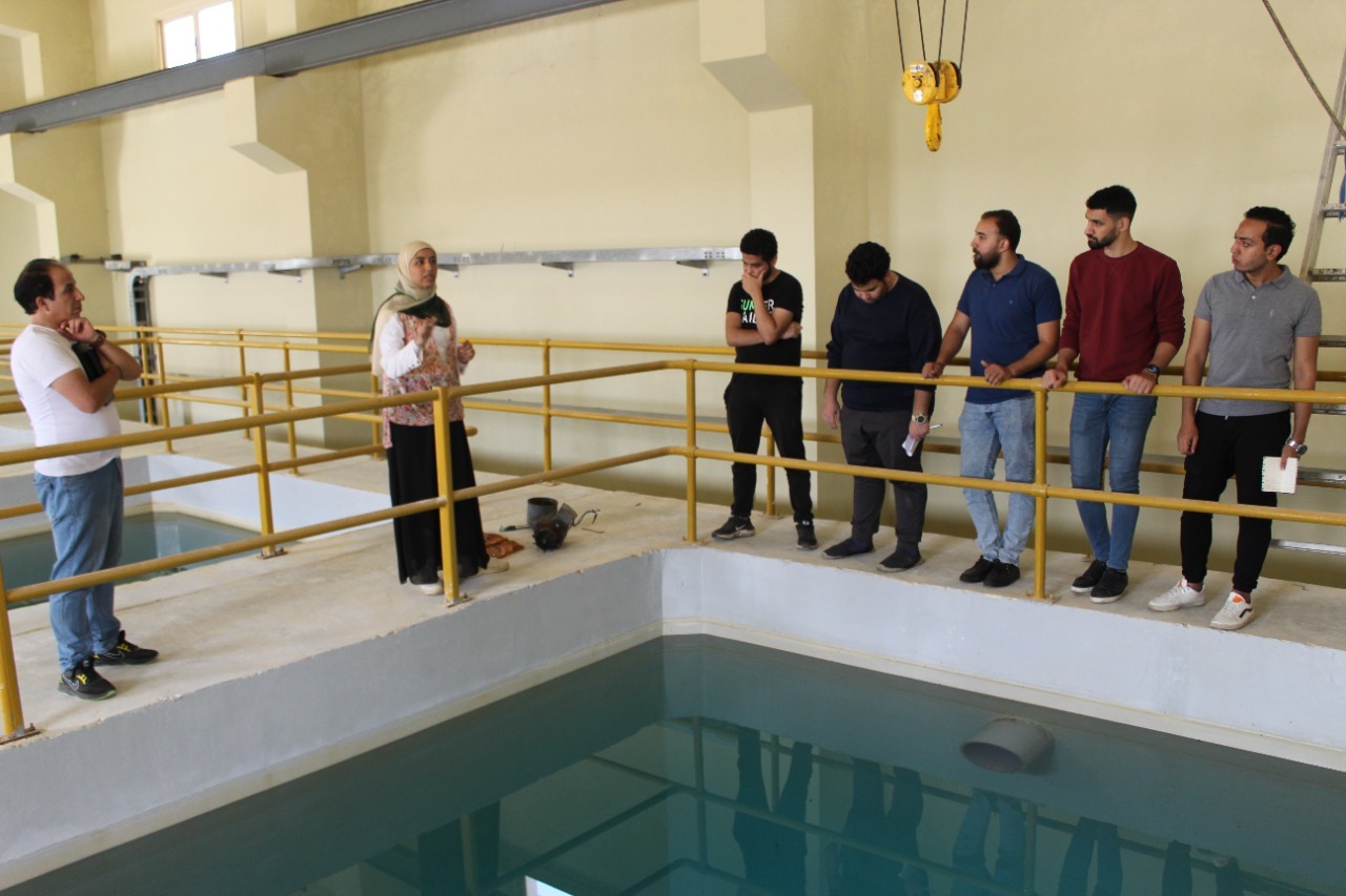 طلاب كلية هندسة الاسكندرية في زيارة لمحطة تحلية الرميلة بمطروح 