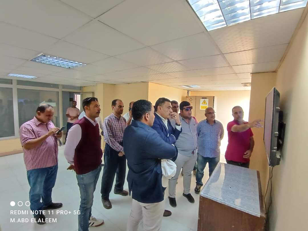 رشاد يتفقد مشروعات المياه بصحبة مساعد نائب رئيس الهيئة للمرافق