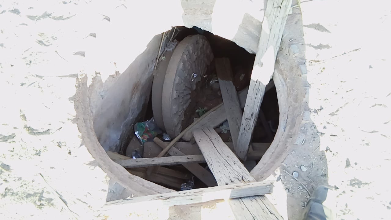 الجمهورية اونلاين ترصد غرف مياه رئيسية مكشوفة تهدد حياه سكان قرية بالوادى الجديد..صور