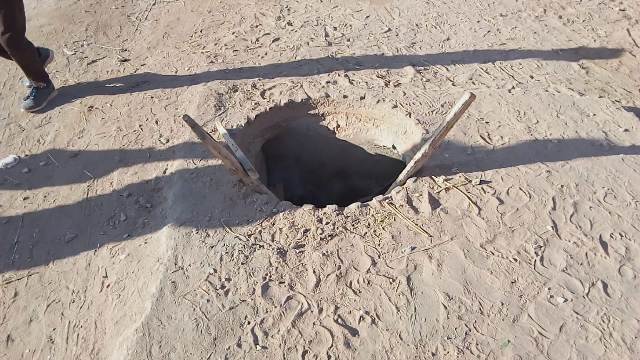 الجمهورية اونلاين ترصد غرف مياه رئيسية مكشوفة تهدد حياه سكان قرية بالوادى الجديد..صور