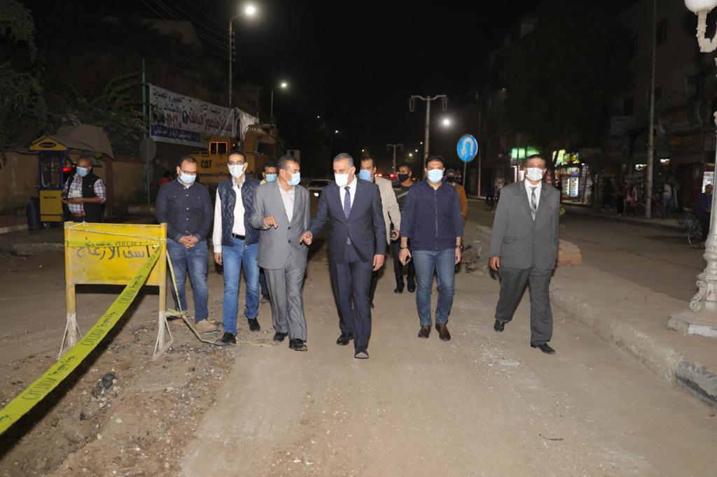 محافظ سوهاج خلال الجولة التفقدية