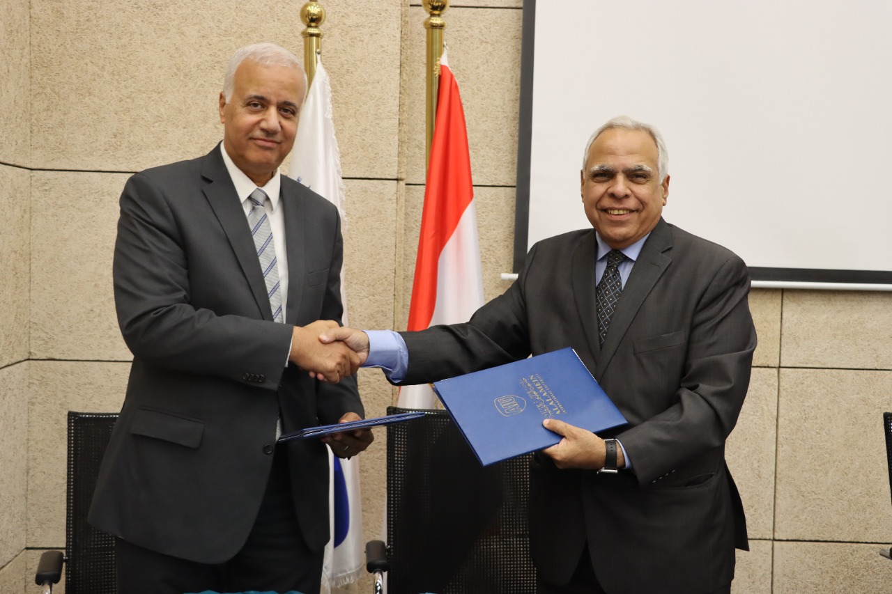 جامعة العلمين توقع مذكرة تعاون فى مجالات ريادة الأعمال والحضانات التكنولوجية 