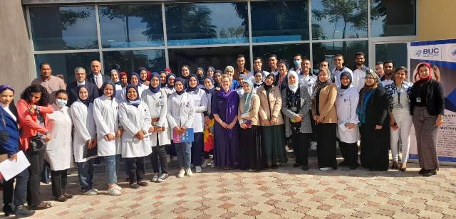 خبيرة من أمريكا تعقد ندوة لطلاب كلية التمريض فى جامعة بدر.. بالصور