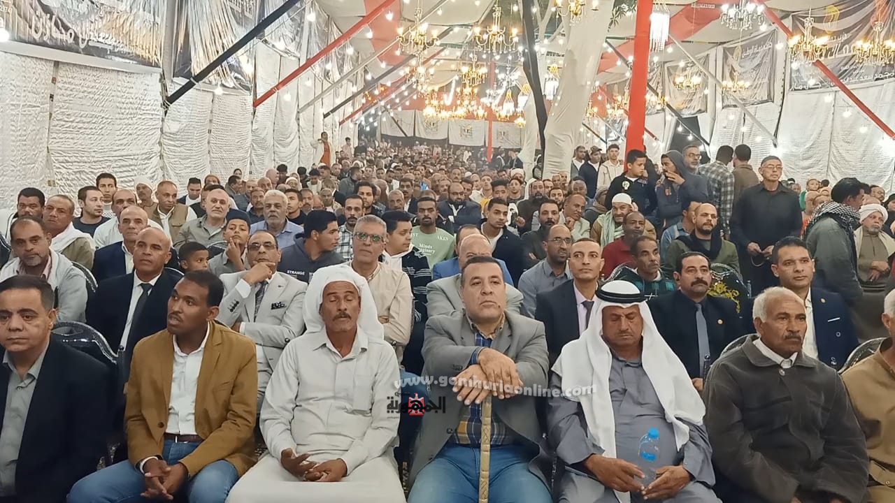 أهالى الريف بالسويس في مؤتمر جماهيري لحماة الوطن لتأييد السيسي 