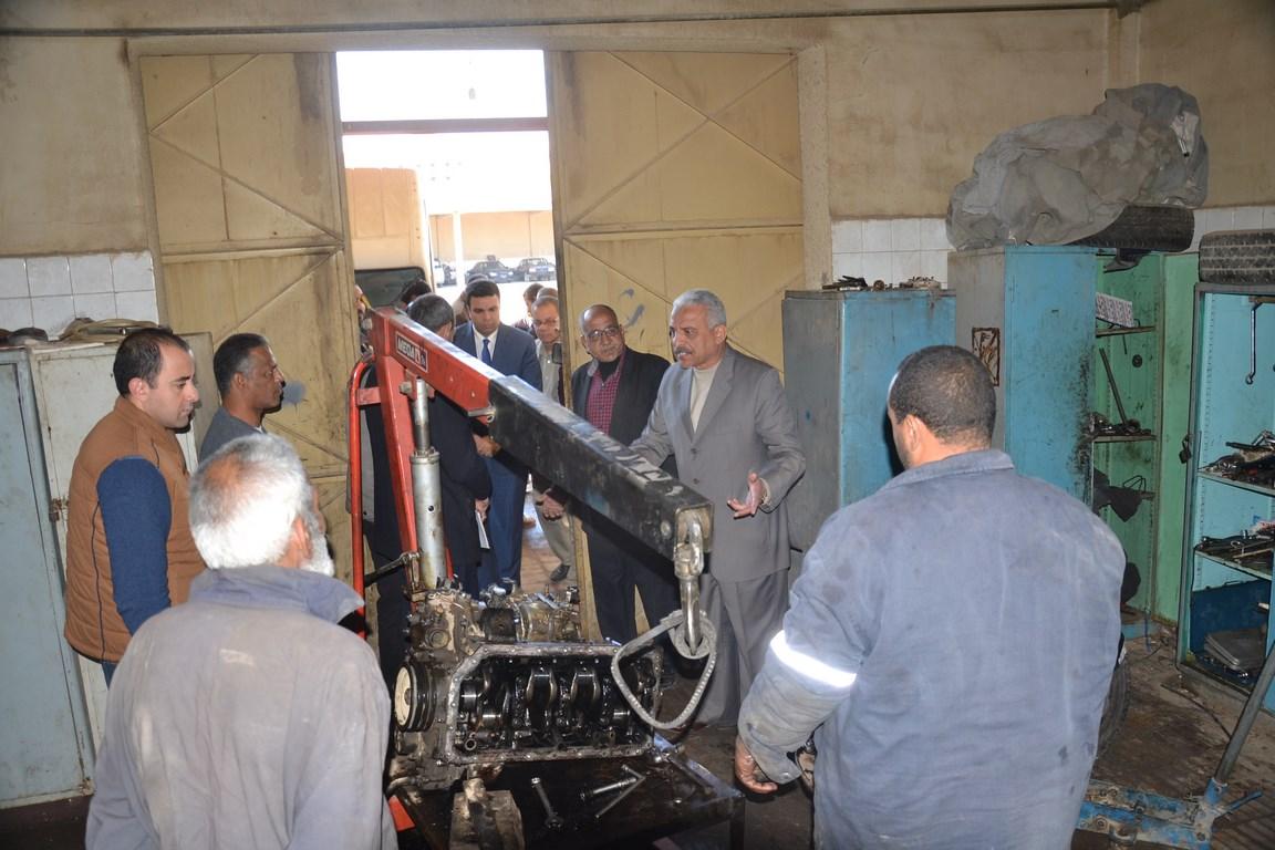 لجان لجرد مخازن وورش المحافظة والاحياء 