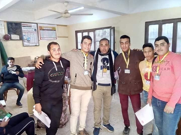 طلاب مشتهر الزراعية 